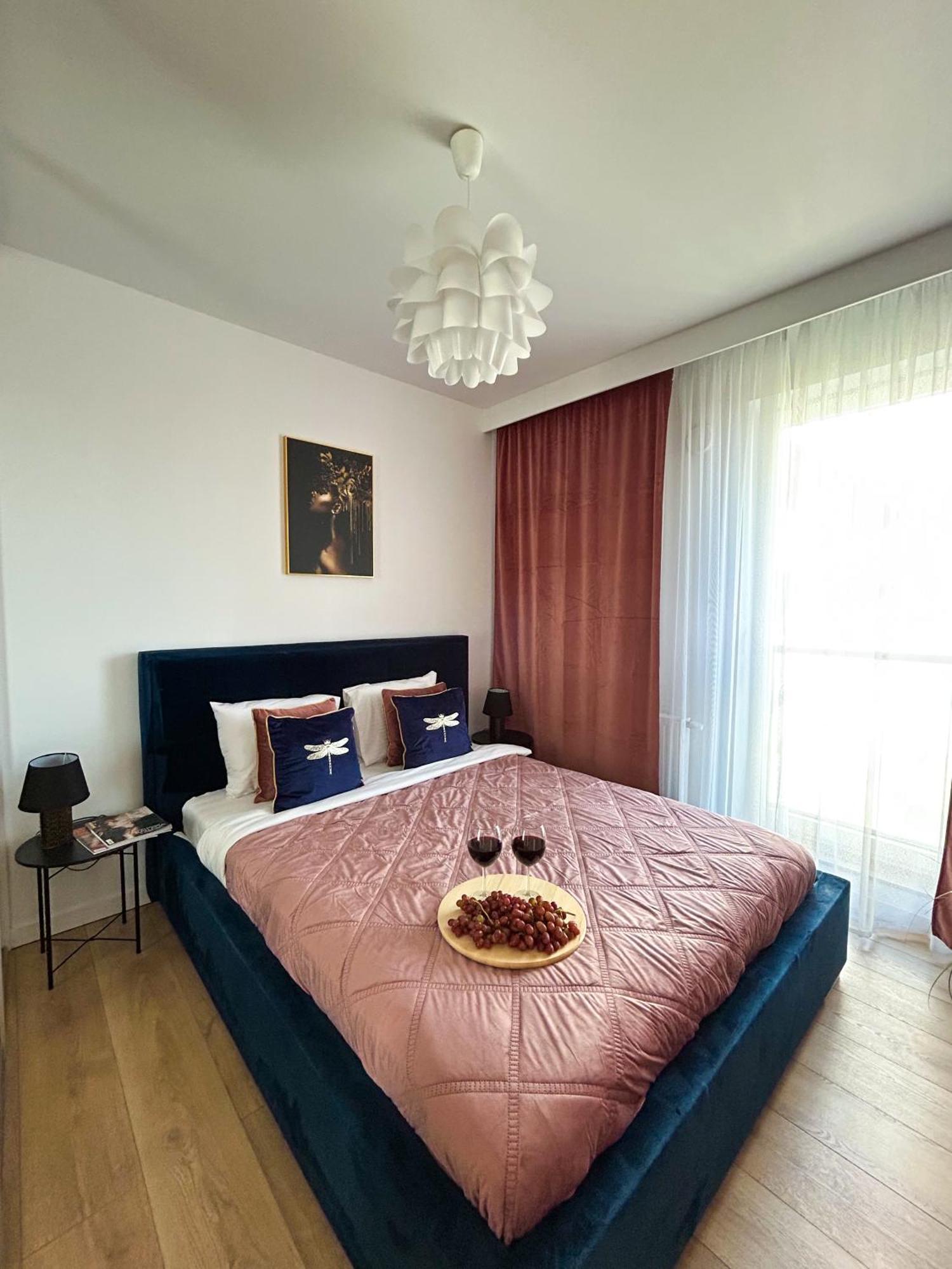 Lumina Stylish 3-Room Apart With Balcony Łódź Exteriör bild