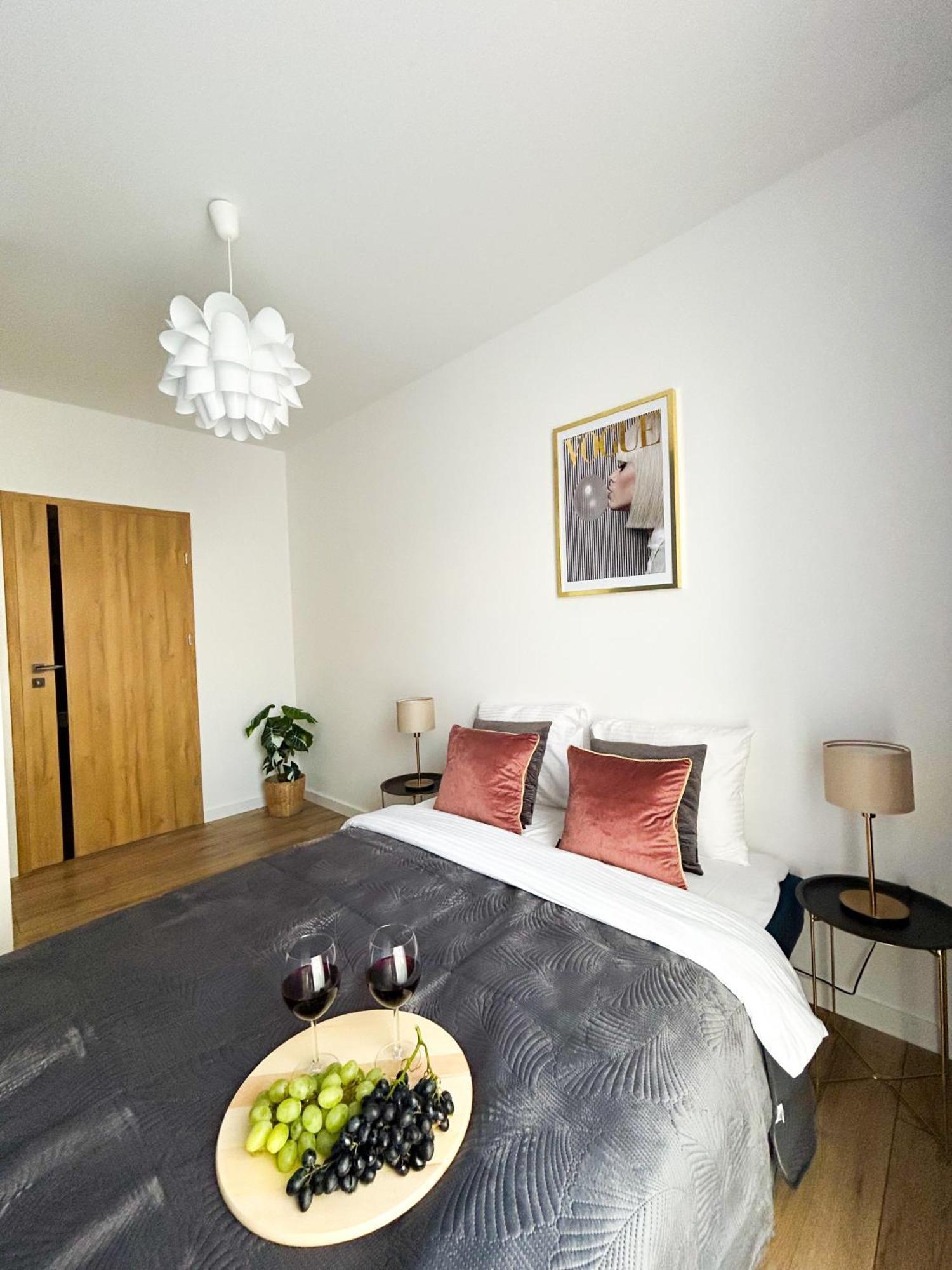 Lumina Stylish 3-Room Apart With Balcony Łódź Exteriör bild